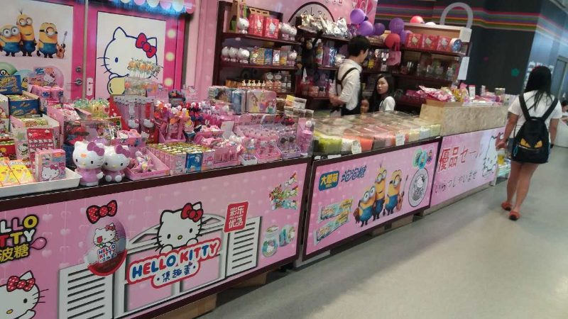 店內陳列櫃枱的歷史照片